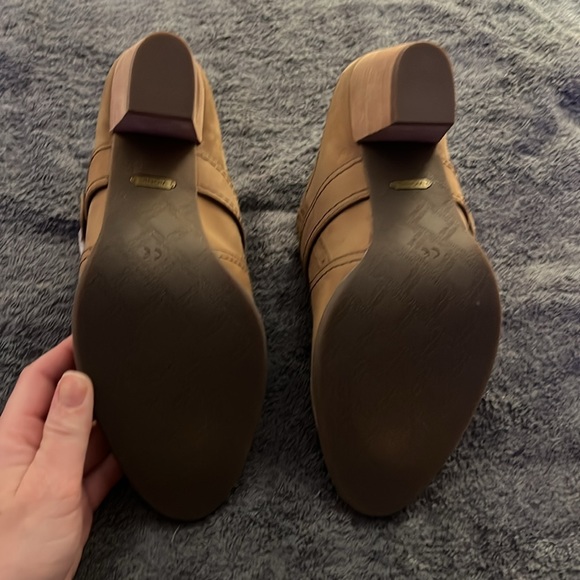 Vionic: Cheyenne (Tan/ Brown) - Picture 8 of 9